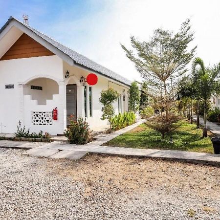Alpha Motel Пантай-Сенанг Экстерьер фото