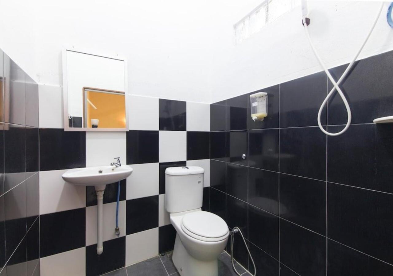 Alpha Motel Пантай-Сенанг Экстерьер фото